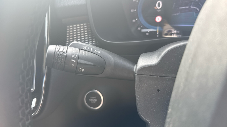 Volvo XC40 2.0 B3P Plus Dark 5dr Auto Petrol Estate